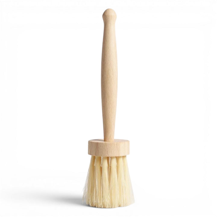 Think4Earth Round Butter Brush with beech wood handle and synthetic bristles for glazing loaves.